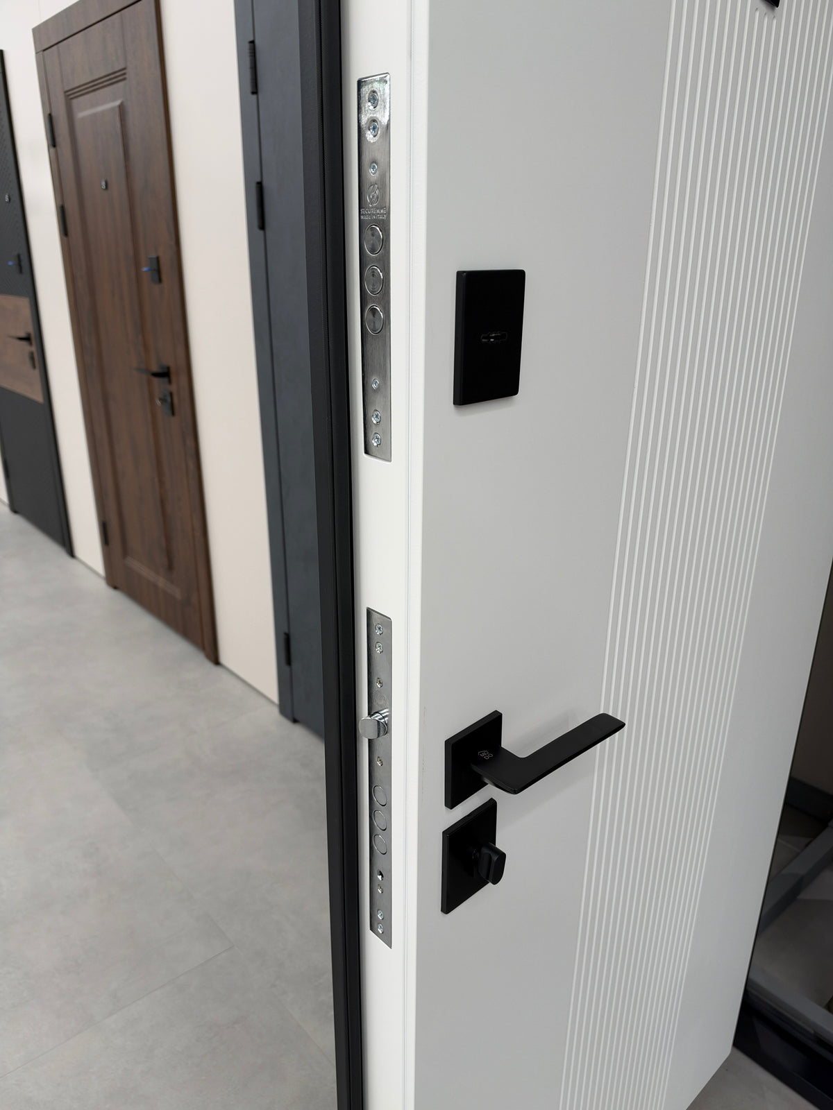 Ușă Exterior Vector Molding Negru/Alb