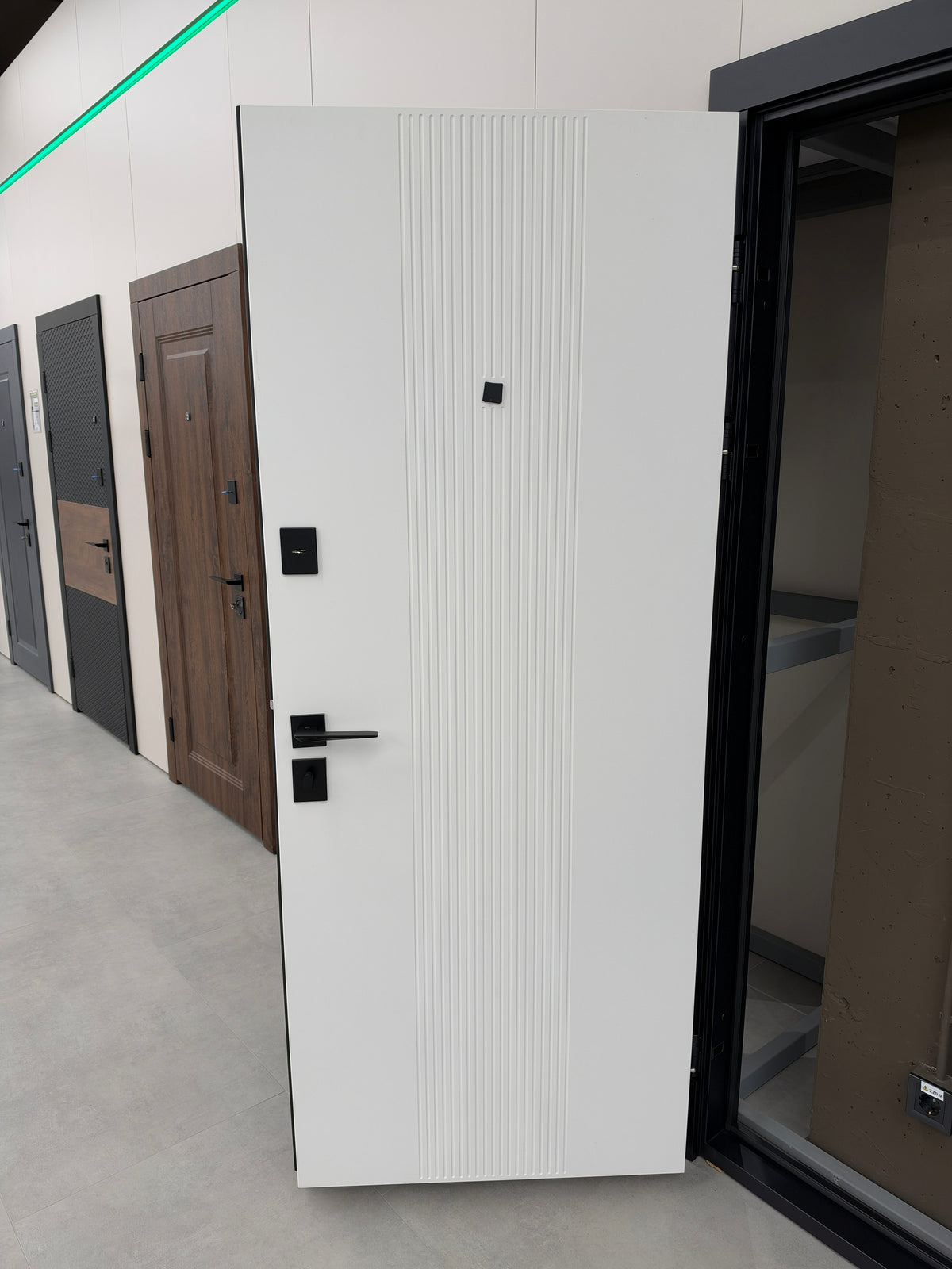 Ușă Exterior Vector Molding Negru/Alb