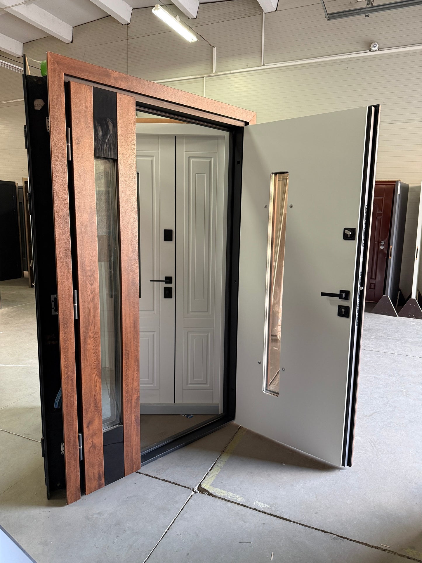 Ușă Exterior Z-401 Dublă Nuc/Alb